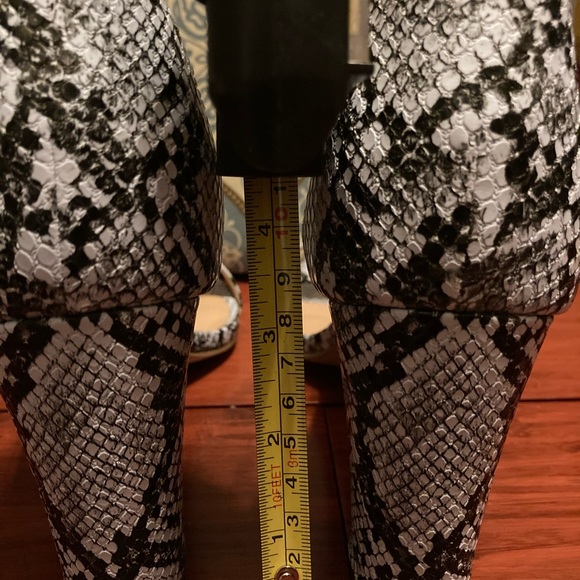 Madden Girl Sandals - Picture 4 of 7